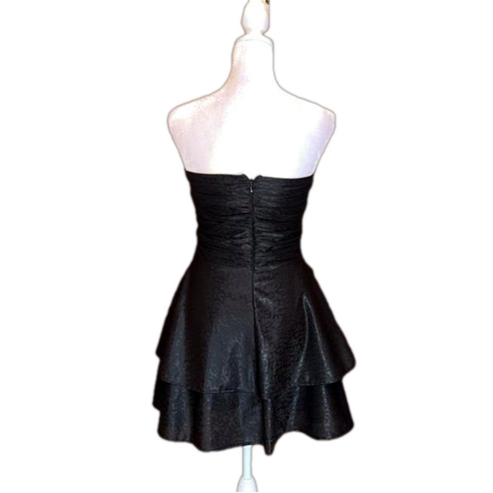 URBAN RENEWAL Adorable & Sexy Black
Strapless Mini Dress Size S - Picture 3 of 6